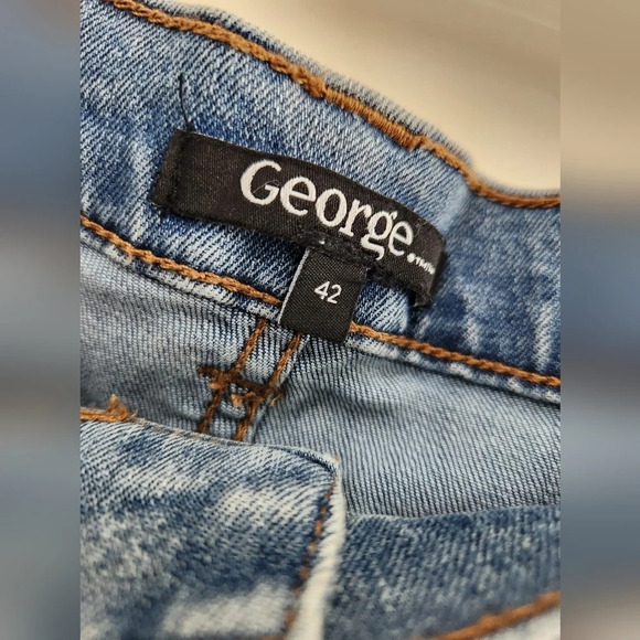 Stylish Men's Distressed Denim  Shorts - Ripped & Stretch Fit for Casual Wear - Picture 14 of 14